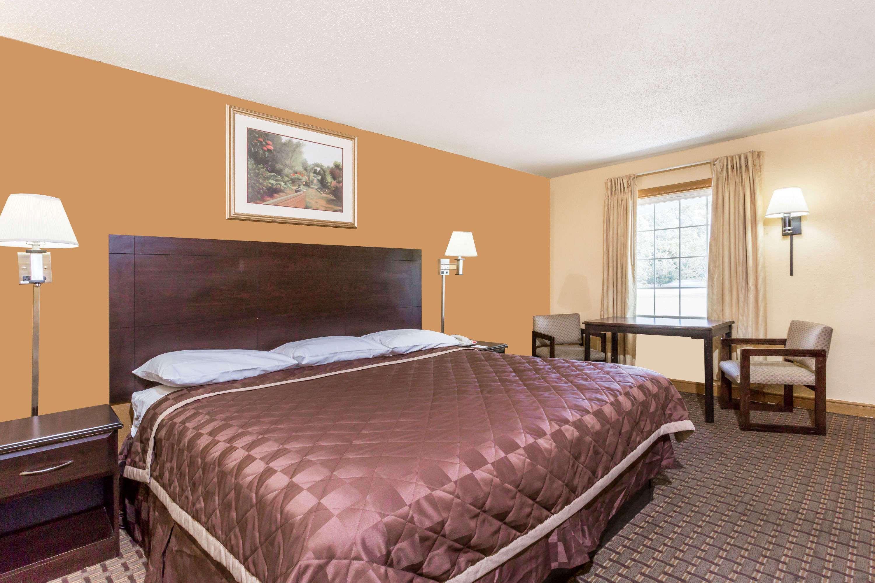 Knights Inn Glen Allen Esterno foto