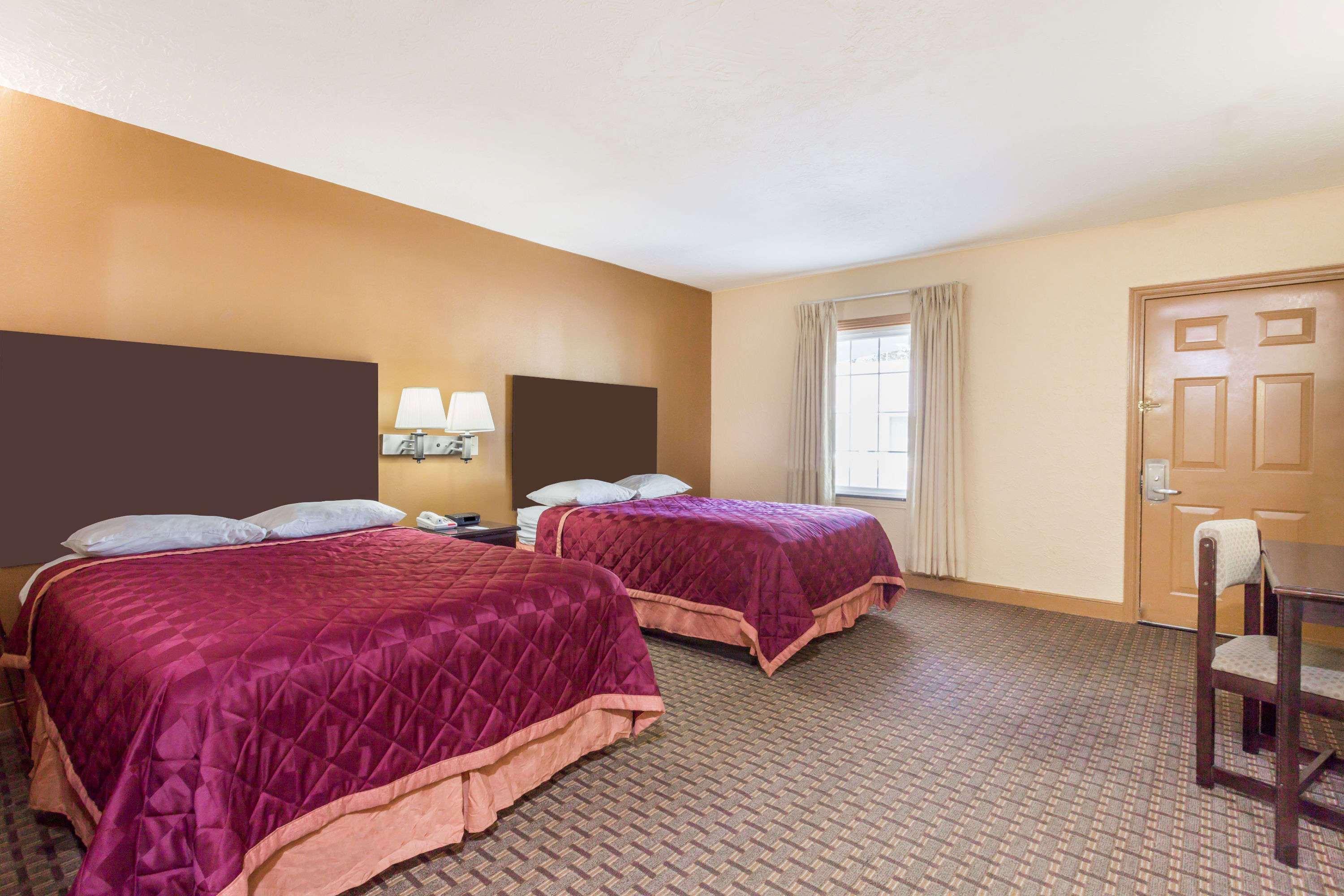 Knights Inn Glen Allen Esterno foto